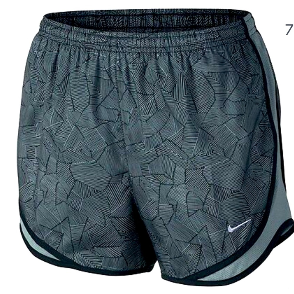 Nike Women's Gray Patterned Athletic Shorts